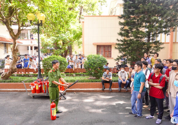 THAM GIA HUẤN LUYỆN NGHIỆP VỤ VỀ CÔNG TÁC PHÒNG CHÁY CHỮA CHÁY VÀ CỨU NẠN CỨU HỘ NĂM 2024